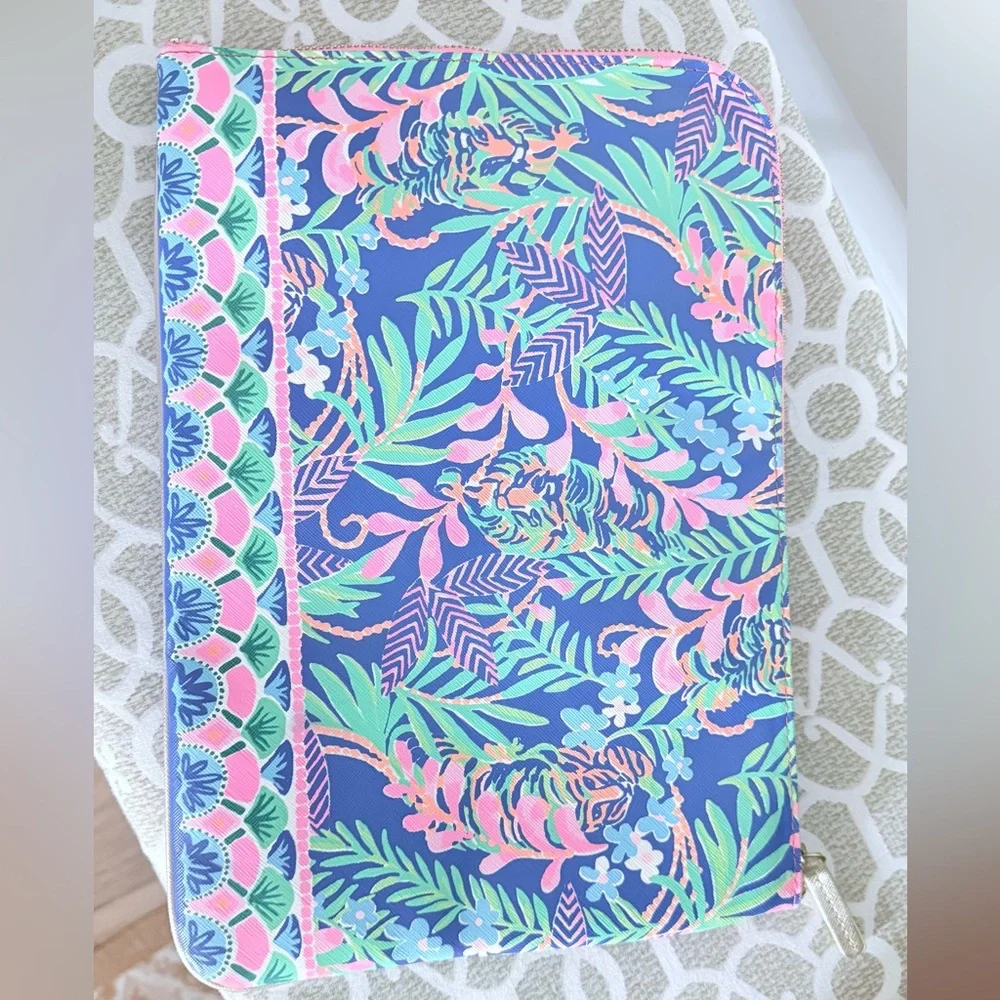 Lilly Pulitzer Tech Pouch How You Like Me Prowl NEW Tiger Tropical